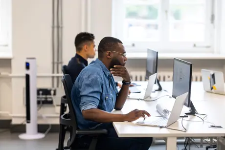 AI age Customer service why human touch still matters